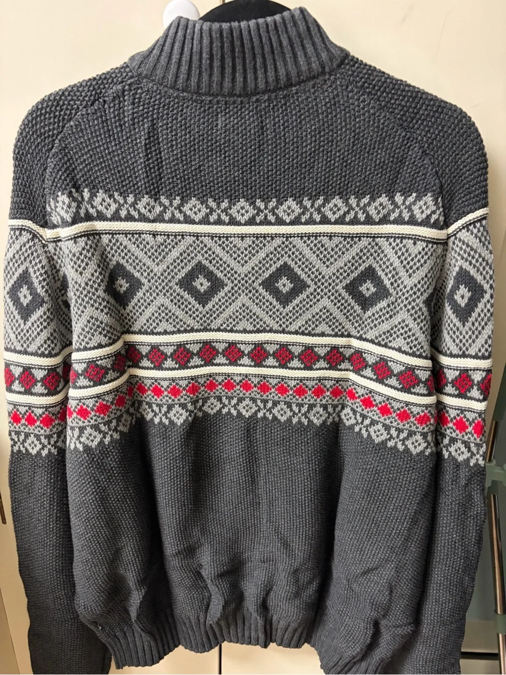 Izod Men's Gray Nordic Half-Zip Sweater with Red Accents
